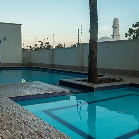 Lux Suites Nyali Luxury Apartments 몸바사 외부 사진